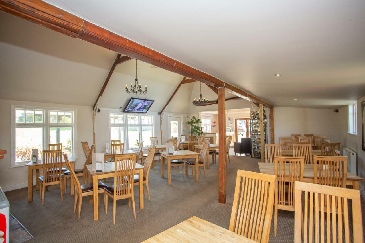 Links Country Park Hotel ウェスト・ラントン エクステリア 写真